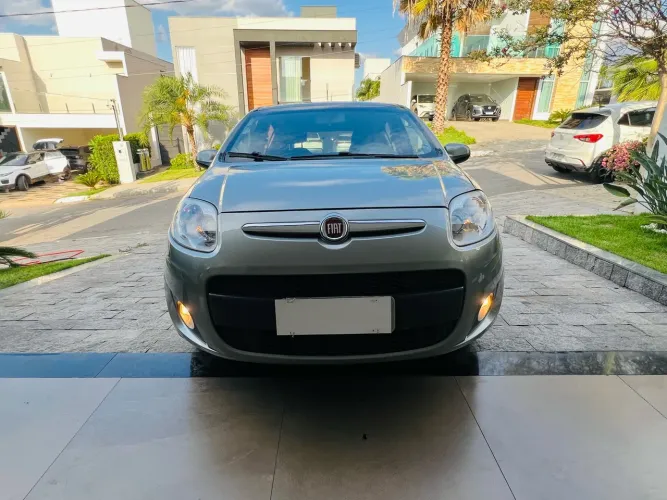 Fiat Palio Attractive 1.0 EVO Fire Flex 8V 5P 2013