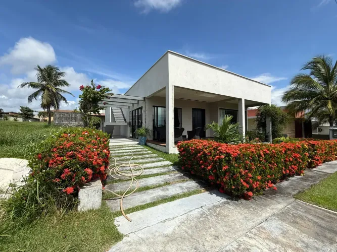 Casa para alugar por diária com 260 m² | Atalaia - Salinas | Piscina | 3 suítes