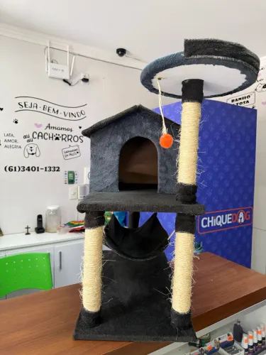 Arranhador de gato casinha com rede 