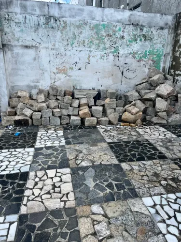 Doação de pedra Marroada