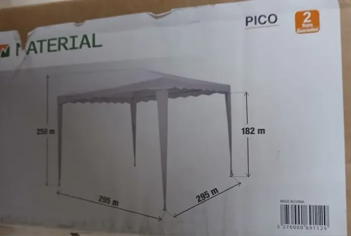Tenda zera sem detalhes, na caixa.