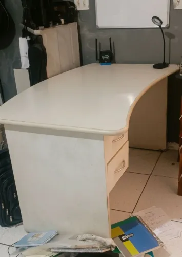 Escrivaninha industrial reforçada