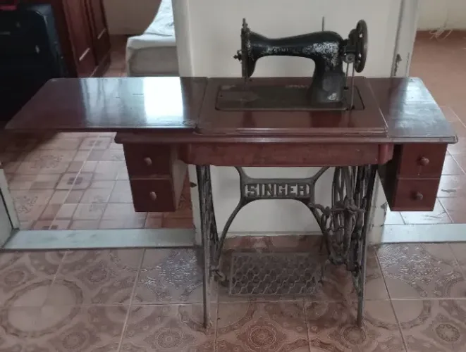 Maquina costura Singer ano 1924 - antiguidade -