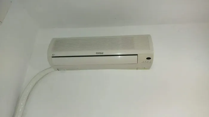 Vendo Ar condicionado quente e frio Split marca consul