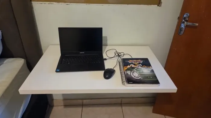 Mesa de escritório em MDF
