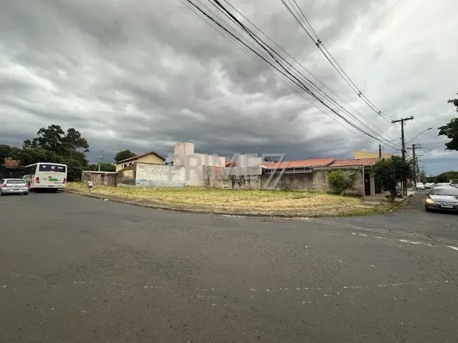 Terreno à venda no bairro Jardim Astúrias em Piracicaba-SP
