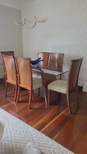 Mesa com 6 cadeiras pollus