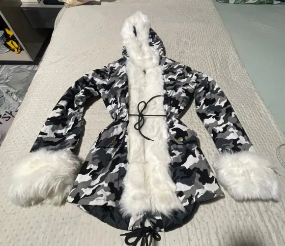 Parka militar peluciada
