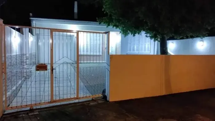 Casa para Venda em Porto Alegre, Lomba do Pinheiro, 3 dormitórios, 1 suíte, 2 banheiros, 1