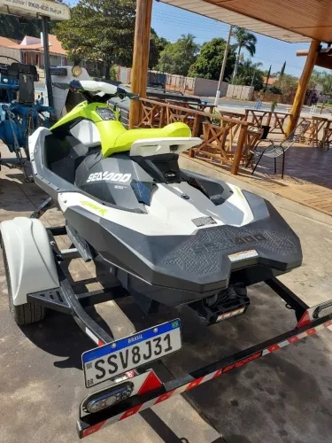 Jet-ski spark 2024 3 lugares 