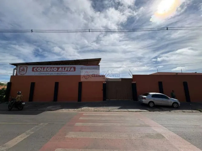 Barracão Comercial á venda por R$ 2.200.000 ou aluguel por R$ 20.000/mês - Centro-Sul - Vá