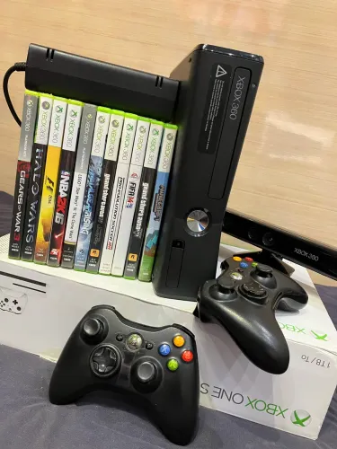 Xbox 360 Slim com Kinect + 11 jogos originais