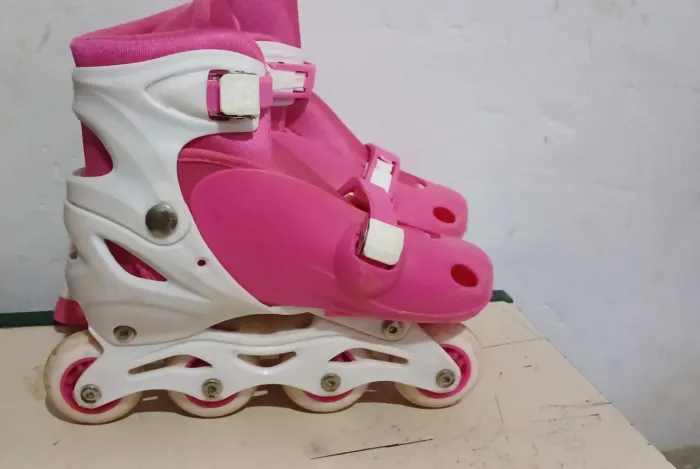 Vende-se patins, 100 reais, negocio