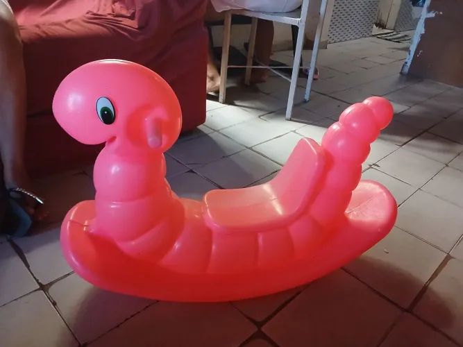 Vende-se brinquedo minhoca