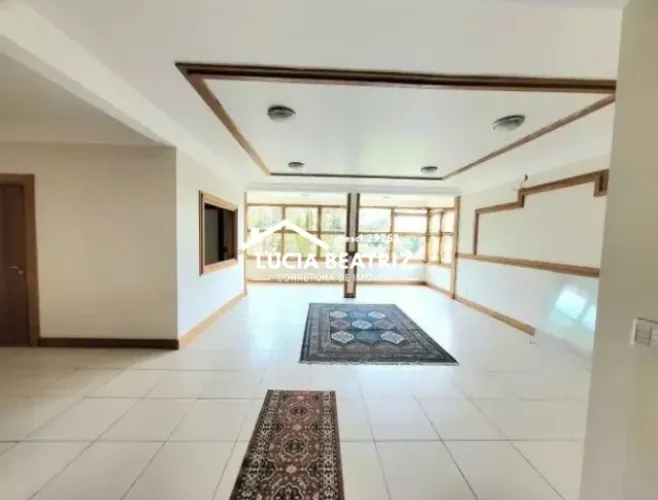 Um Verdadeiro Refúgio em Meio à Natureza! Granja Viana. Magnífica e Espaçosa Casa!