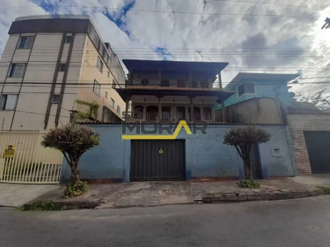 Venda de Casas / Comercial na cidade de Belo Horizonte