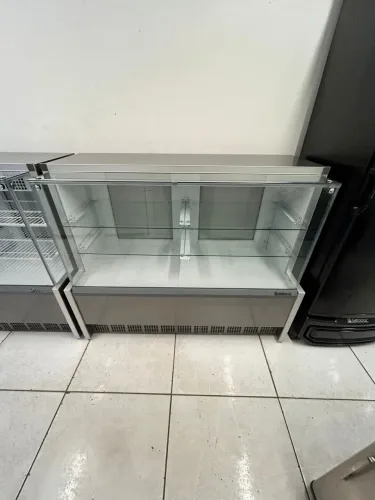 VITRINE NEUTRA GELOPAR 1,40M - GELOPAR