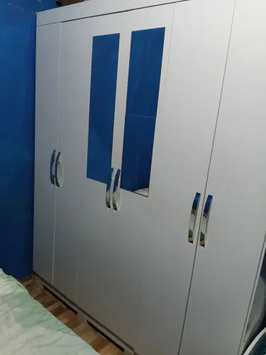 Guarda roupa 6 portas