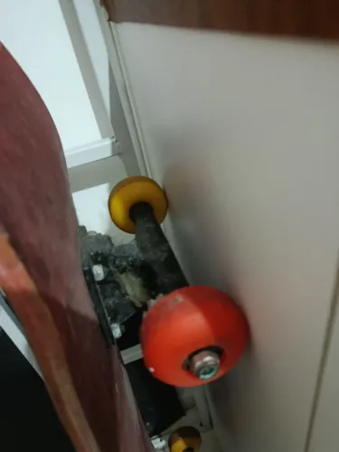Skate semi novo