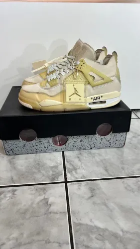 Tênis Nike Jordan 4 X Off White