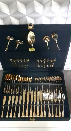 Faqueiro Dourado sem uso