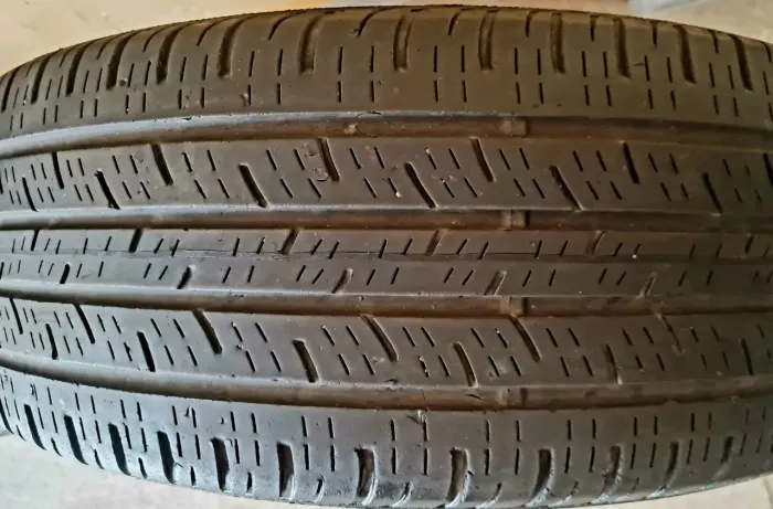 Par Pneus Continental  P215/55 R18 94H