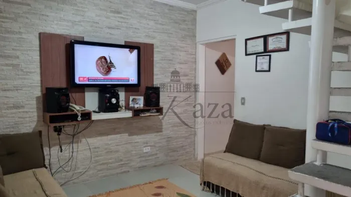 Casa - Vila das Flores - 3 Dormitórios - 200m².