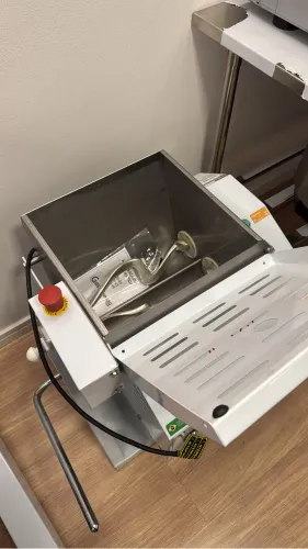 Amassadeira semi rapida 25kg de massa pronta Gastromaq
