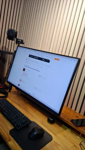 Monitor Dell 4K 27" com HUD USB