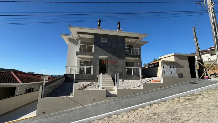 Casa de 02 dormitórios para locação em Antônio Carlos
