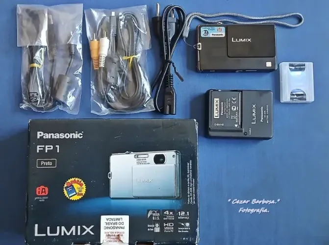 Câmera Panasonic Lumix DMC-FP1 12.1MP - Completa com Caixa, Acessórios e Cartão SD 2GB