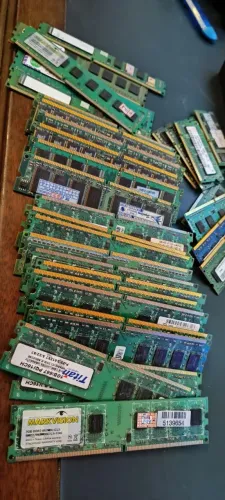 Lote 34 memórias RAM: DDR3, DDR2 e DDR1 para PC e Notebook.