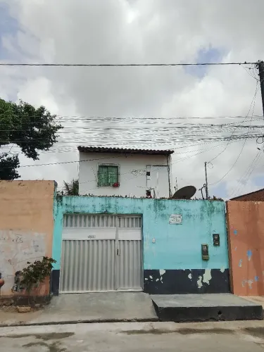Vende-se uma casa no bairro da Vila Luizão