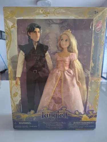 Barbie Rapunzel e Flynn do filme Enrolados