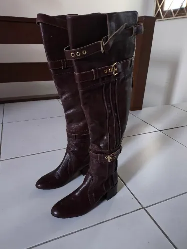 Bota de couro legítimo, estilo montaria Raphaela Booz