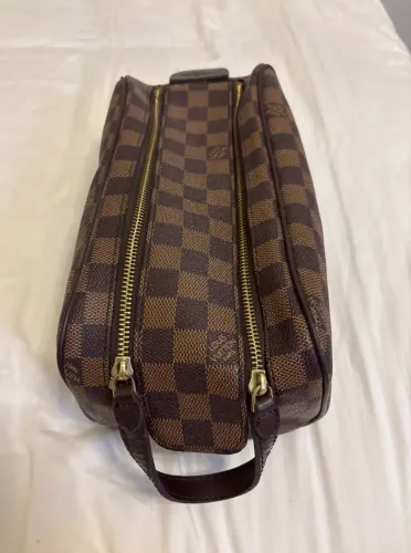 Nécessaire LV