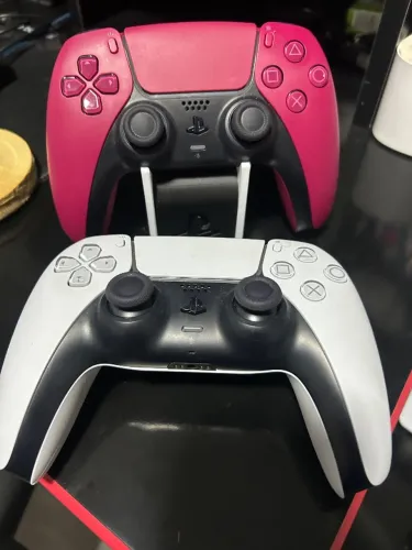 PS5 Slim Digital 825GB + 2 Controles Originais - Pouquíssimo Uso - Na Caixa