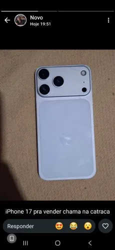 iPhone XR com carcaça do 17