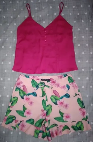 Shorts, blusinhas, saias lindas e delicadas!