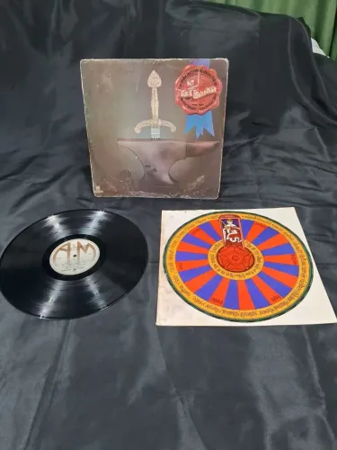 Disco de Vinil LP Rick Wakeman The Miths and Legenda of King Arthur com Encarte Book