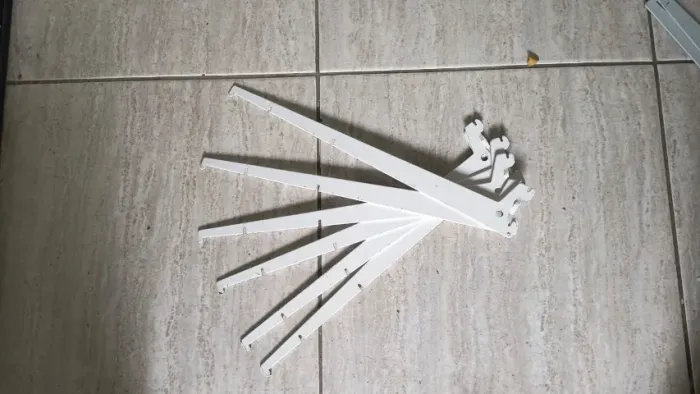 06 Suportes para trilho de prateleira, aço branco