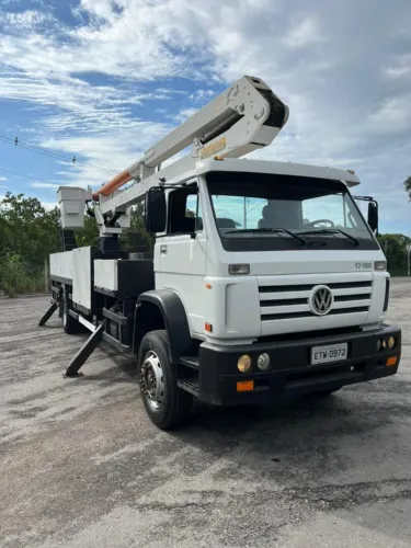 [VENDO] VW 17.180 (2012) + Cesto Aéreo Duplo GUITON 18m (Isolado 69kV)