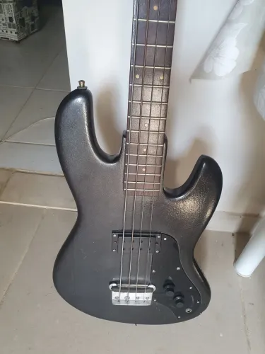 Contra baixo