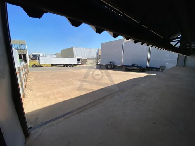 Galpão para alugar em Sumaré, Loteamento Industrial Veccon Zeta, com 370 m², Zeta Veccon