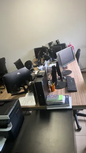 Mesa de Trabalho Padrão Google ( 4 pessoas)
