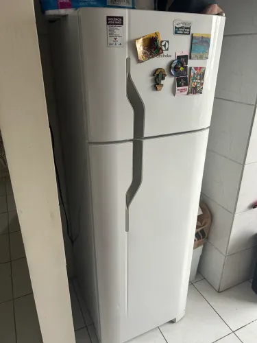 Geladeira Electrolux Cycle Defrost Branca