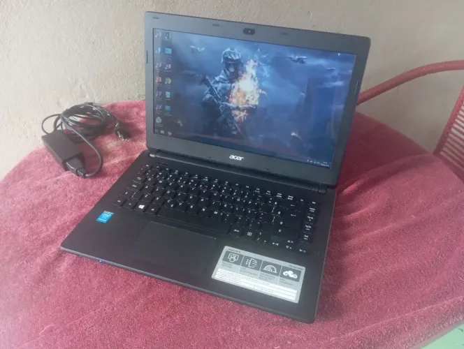 Notebook Acer ES1-431 / 4 GB Memoria / Quad-Core / tela 14 slim