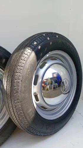 Rodas Fusca Aro15 Com Calotas 5 Furos