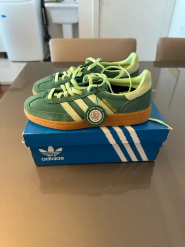 adidas Handball Spezial Collegiate Semi Green Spark Gum
