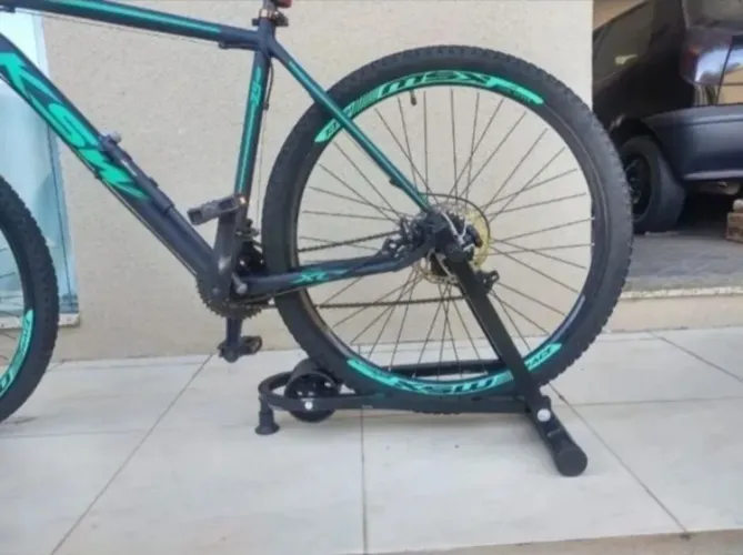 Rolo bike transforma sua bike em ergométrica